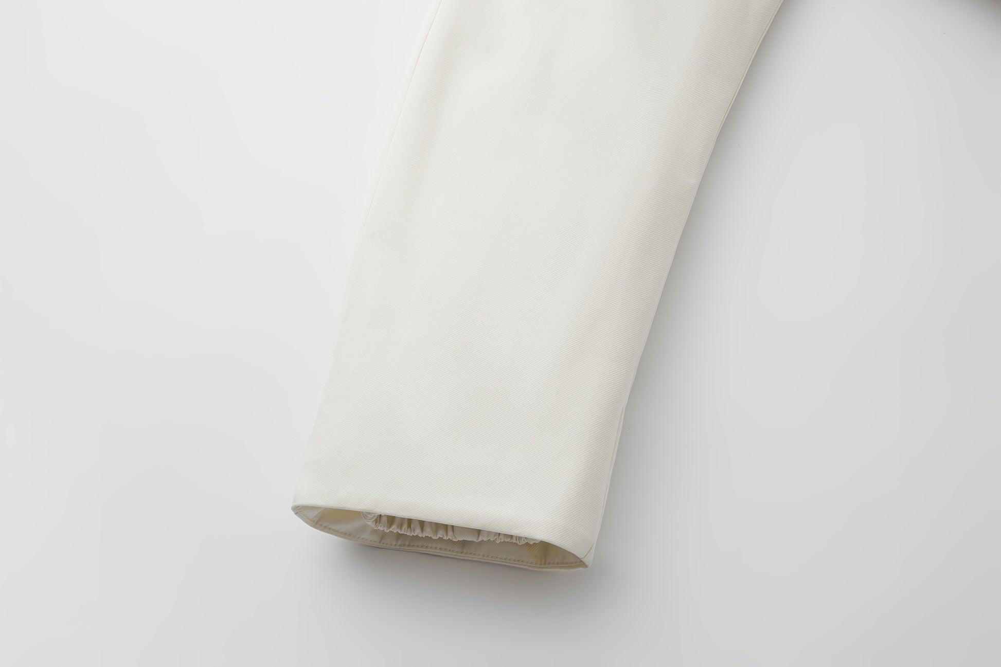 Minimalist Silhouette Long Line Down Coat with Sculpted Lapel and Defined Waist