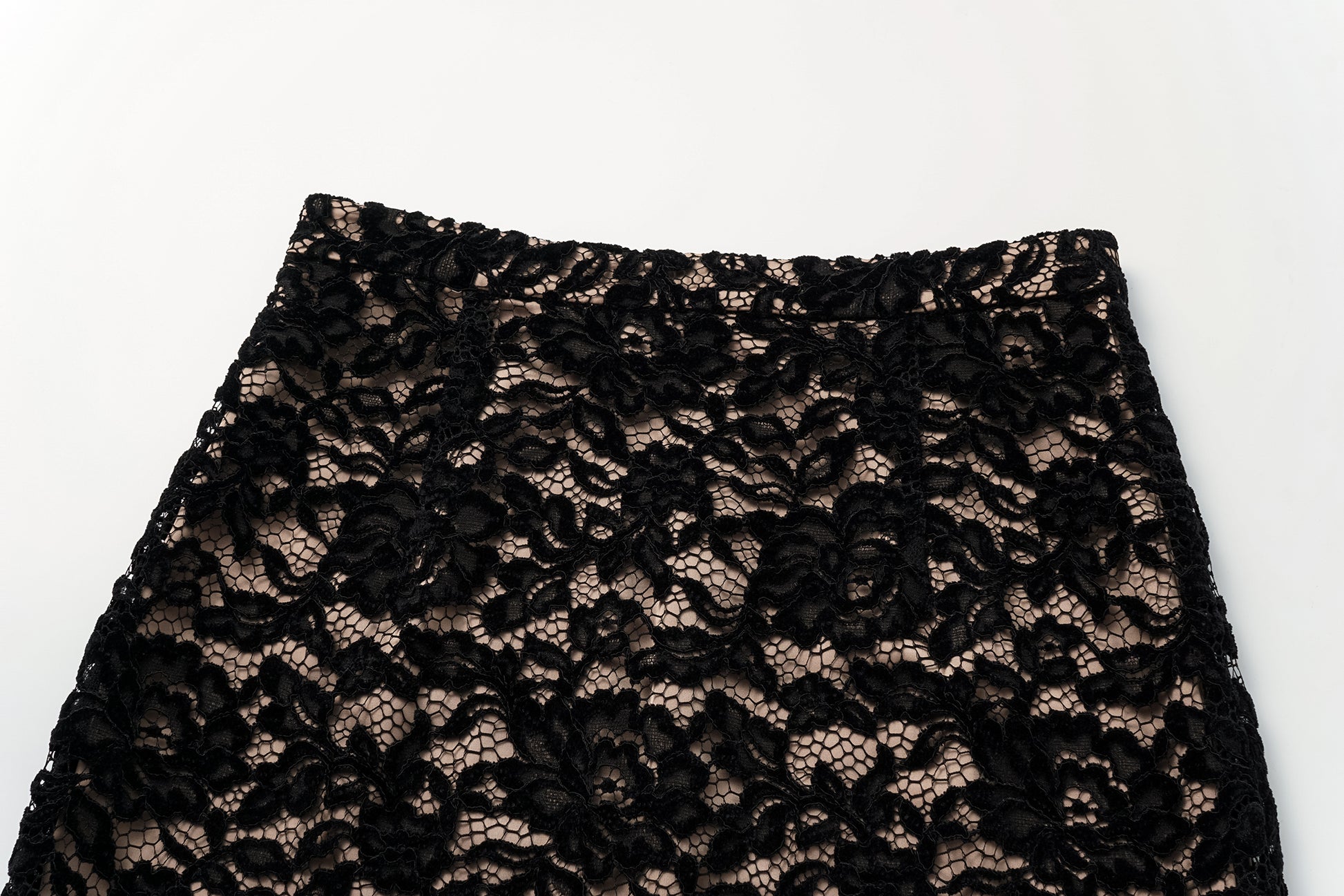 High-Waisted Pencil Skirt in Flocked Lace & Openwork