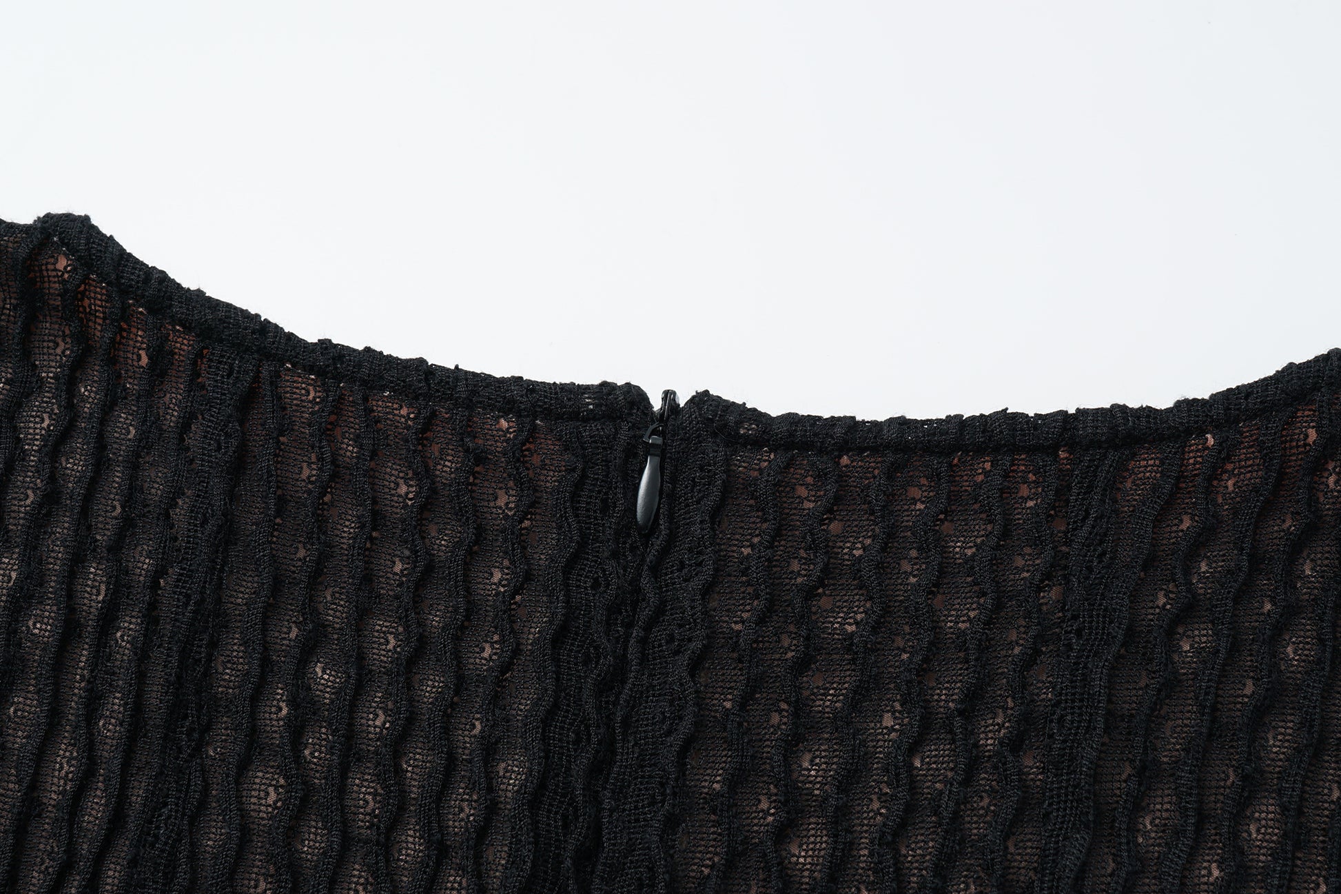 Round-Neck Dress with 3D Wave Texture & Lace-Openwork