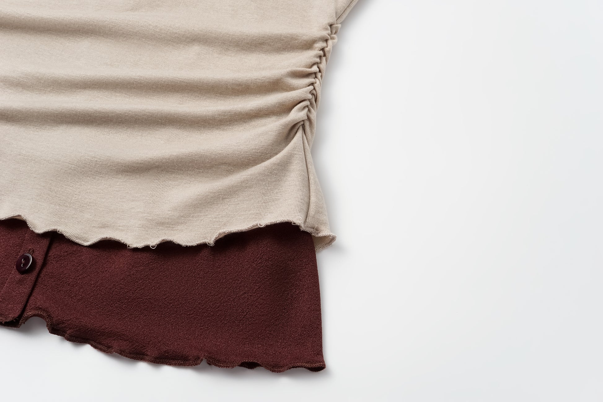 Color-Blocked Layered V-Neck Top (Fake Two-Piece)